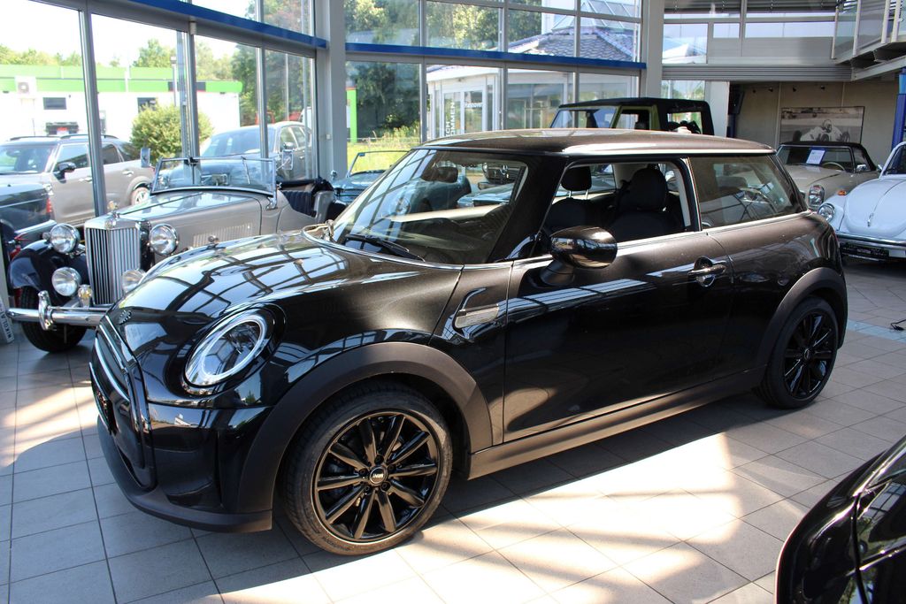 Bild des Angebotes MINI Cooper Essential Trim  Automatik