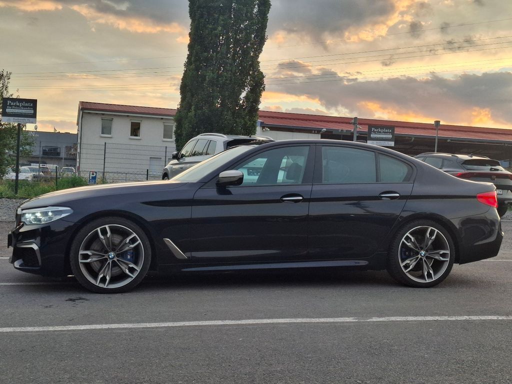 Bild des Angebotes BMW M550 5 Limousine dxDrive/PANO/LEDER/RFK/AMBIANTE