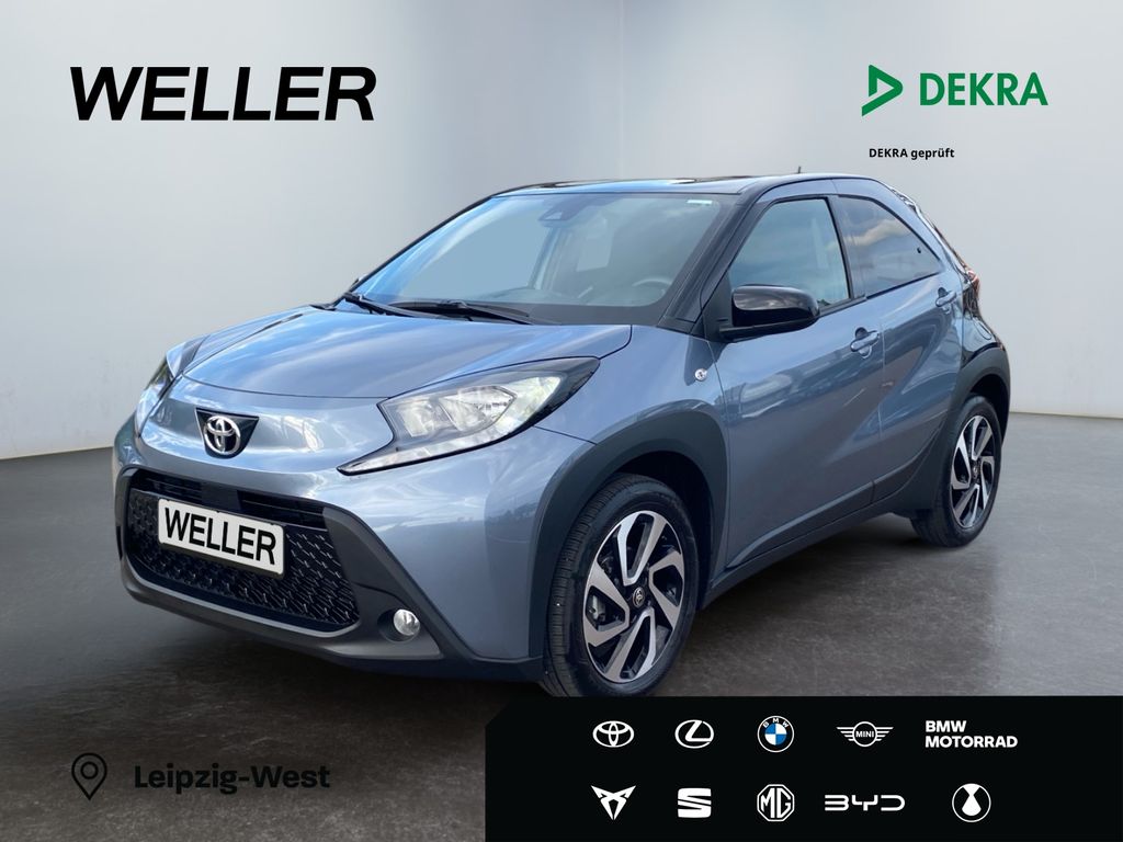 Bild des Angebotes Toyota Aygo X Teamplayer *CarPlay*CAM*SHZ*ACC*Bi-Tone*