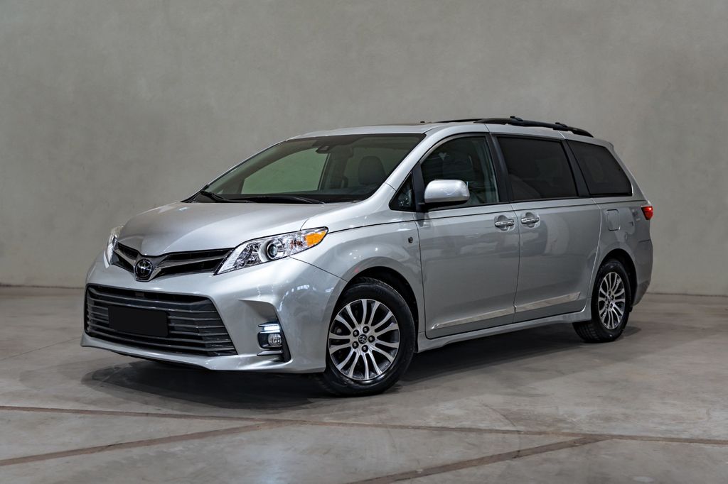 Bild des Angebotes Toyota Sienna 3.5 V6 XLE 8 Sitze Leder 36M.Garantie