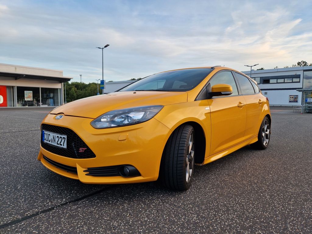 Bild des Angebotes Ford Focus 2,0 EcoBoost ST Leder-Sport-Paket ST