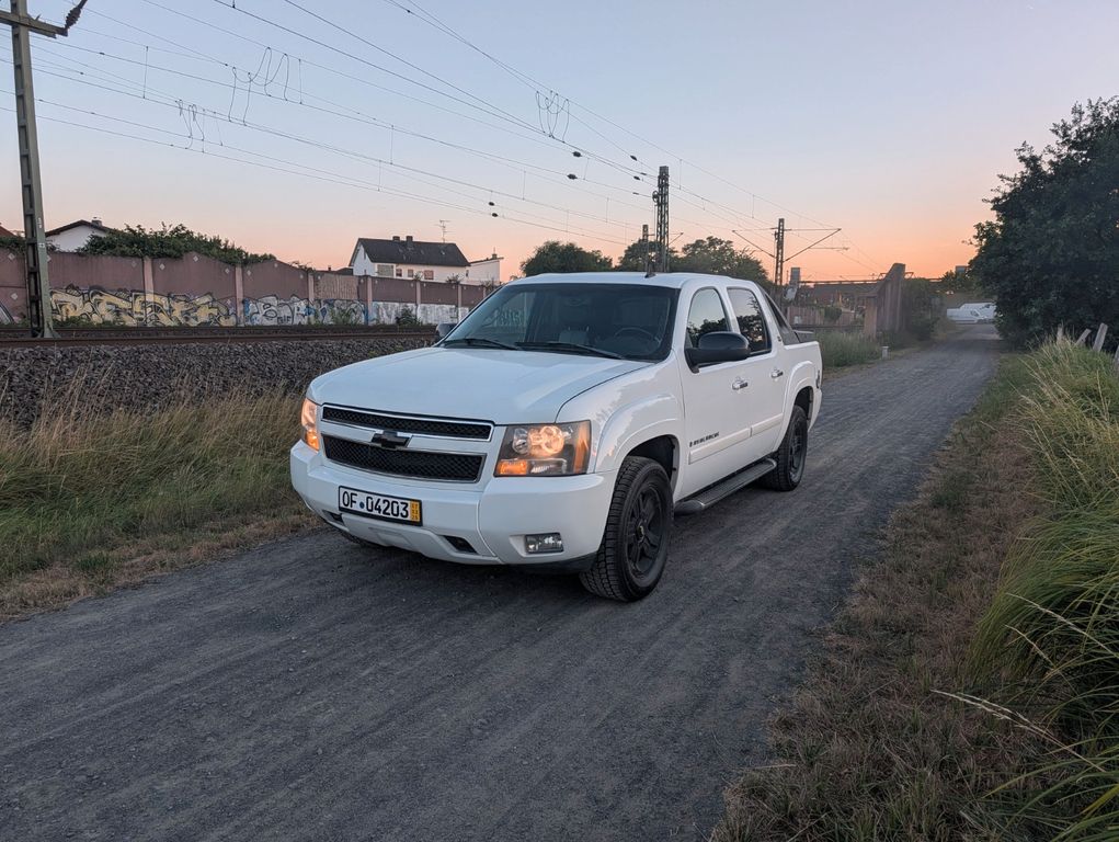 Bild des Angebotes Chevrolet Avalanche Z71 Sondermodell (kein Suburban/Tahoe)