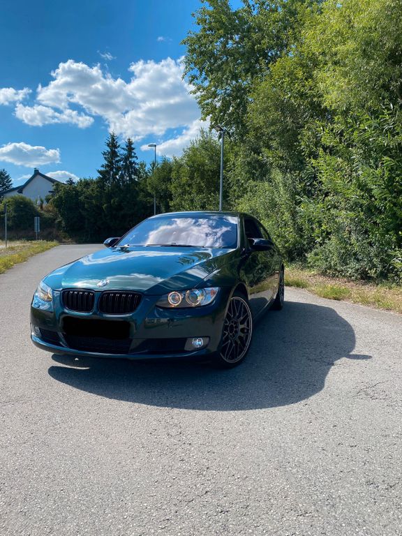 Bild des Angebotes BMW 330xi Coupé -