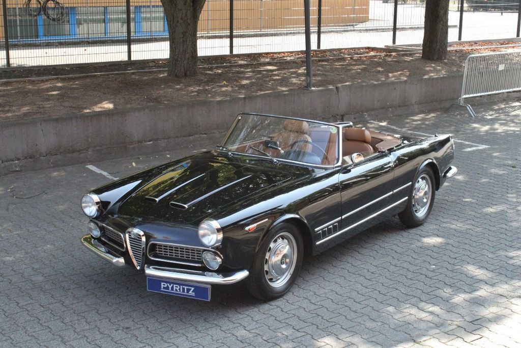 Alfa Romeo Touring Spider 2000