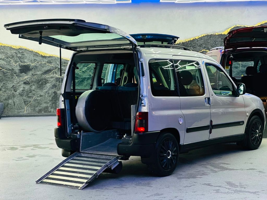 Bild des Angebotes Citroën Berlingo-Schwneksitz-Behindertengerecht-Rampe