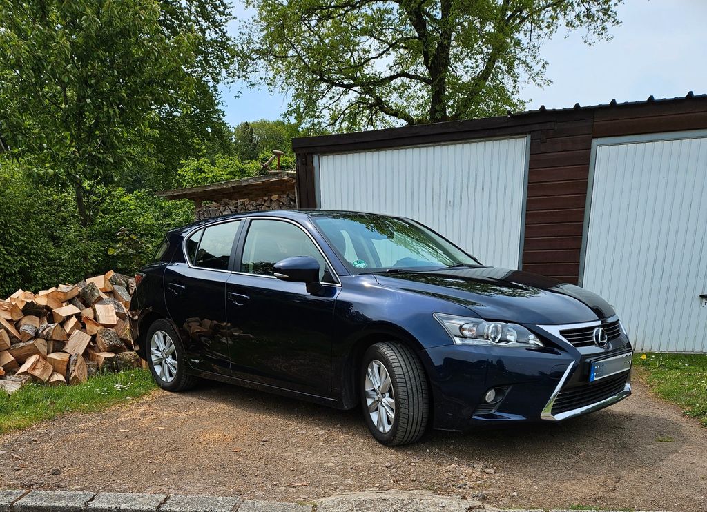 Lexus CT 200h HYBRID SCHECKHEFT