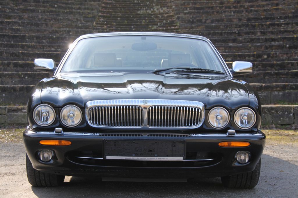 Bild des Angebotes Jaguar Daimler Super V8 Langversion 3 Jahre Garantie