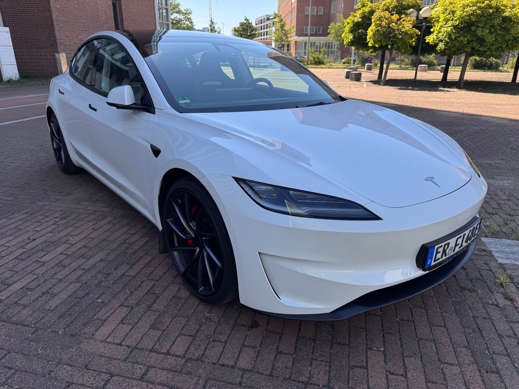 Bild des Angebotes Tesla Model 3 Performance, 95% SOH, HW4, MwSt