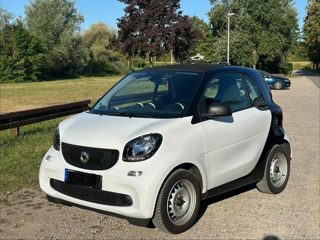 Bild des Angebotes Smart ForTwo coupé - 70 PS - neuwertiger Zustand