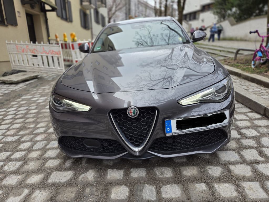Bild des Angebotes Alfa Romeo Giulia 2.0 Turbo 16V 206kW AT8-Q4 Veloce Veloce