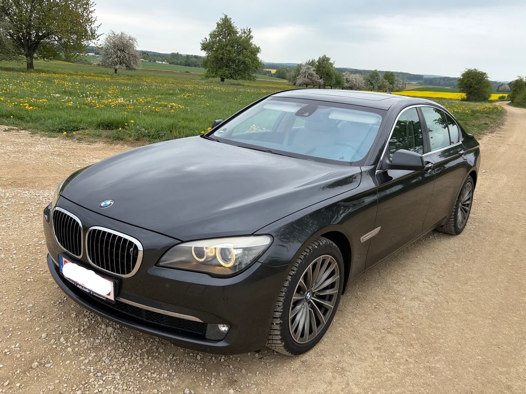 Bild des Angebotes BMW 750i