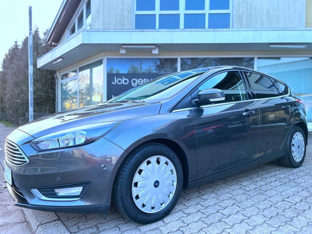 Bild des Angebotes Ford Focus Lim. Titanium 1,5 Ltr. Navi Klima Pdc Eur6
