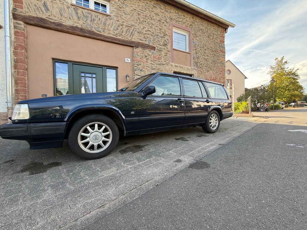 Bild des Angebotes Volvo 940 2.3T T Automatik_AHK_TÜV und Inspektion neu