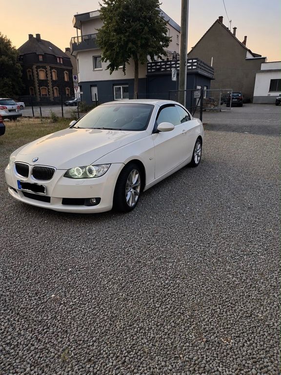 Bild des Angebotes BMW 330i Cabrio individual / TÜV Neu/ Top Zustand