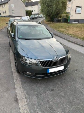 Bild des Angebotes Skoda Superb 2.0 TDI Green tec DSG Ambition Combi ...