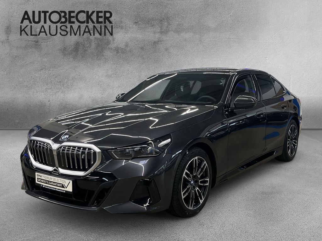 Bild des Angebotes BMW i5 xDrive40 LIMO M SPORT 19'' LC PROF AHK SITZLÜ