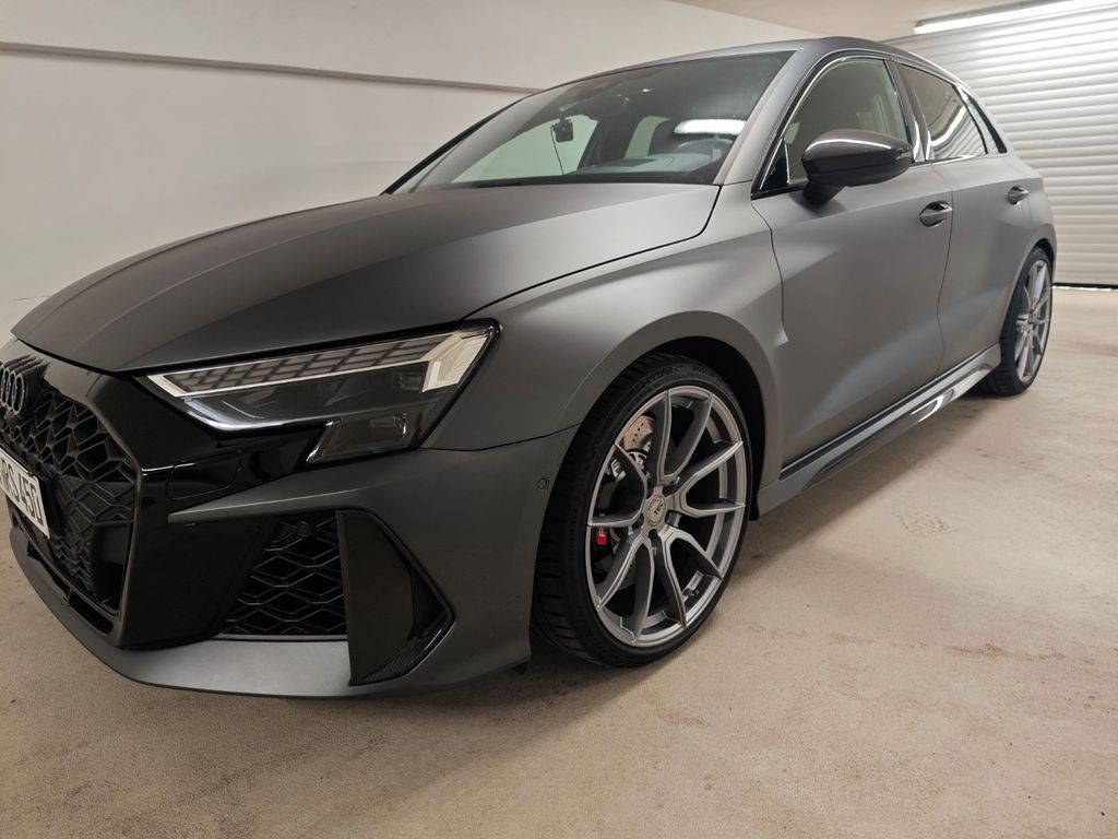 Bild des Angebotes Audi RS3 2.5 TFSI S tronic quattro Sportback Carbon