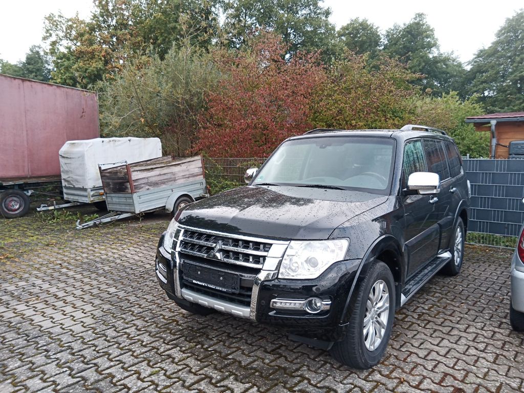 Bild des Angebotes Mitsubishi Pajero 3.2 DI-D Top *7-Sitzer*8-fach Bereift*AHK