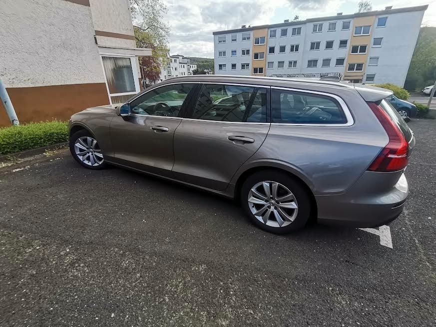 Bild des Angebotes Volvo V60 D4 Momentum
