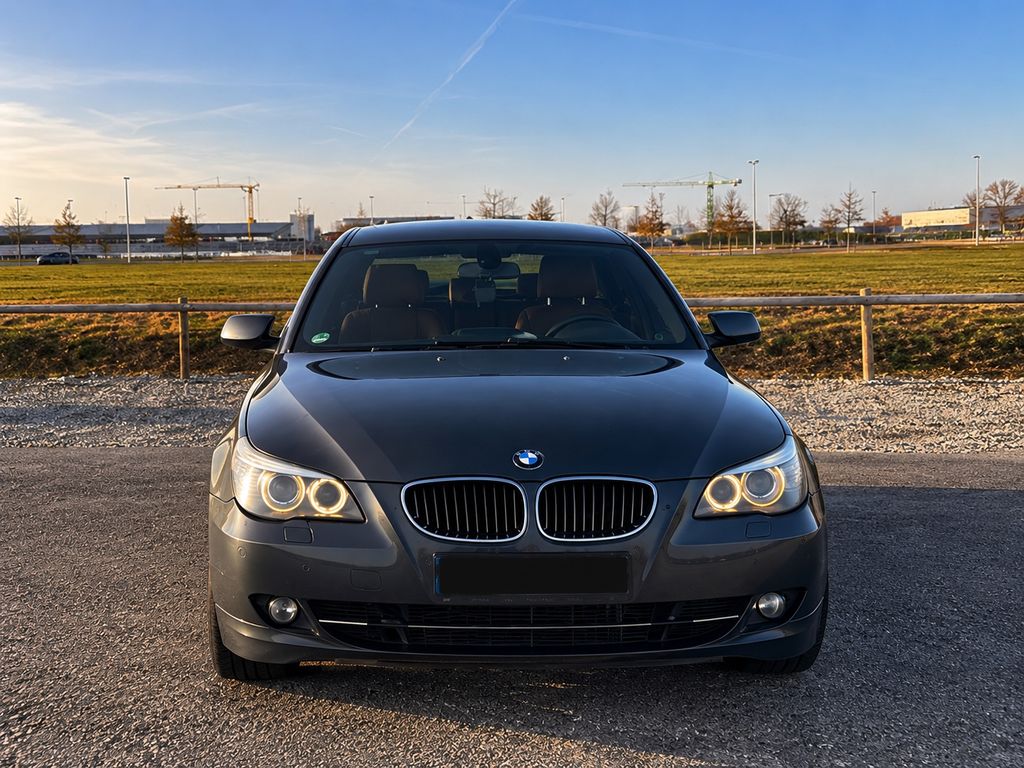 Bild des Angebotes BMW E61 550i Touring V8/367PS/HUD/Soft-Close