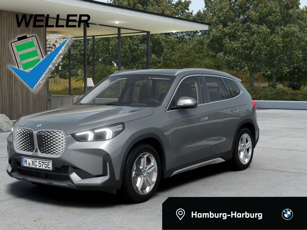 Bild des Angebotes BMW iX1 eDrive20 xLine AHK,Pano,AdpLED,DriveA,ParkA