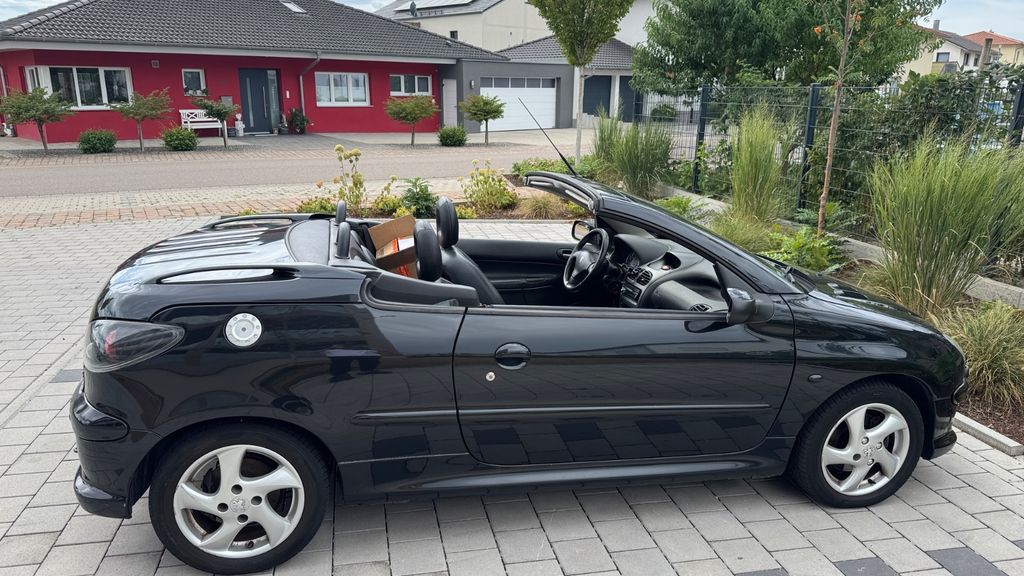 Bild des Angebotes Peugeot 206 CC Tendance 110 Tendance