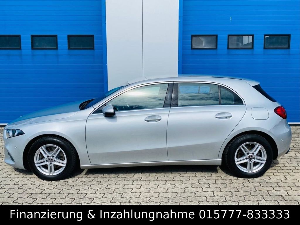 Bild des Angebotes Mercedes-Benz A 180 D Automatik LED 1 Hand 8 Fach Navi