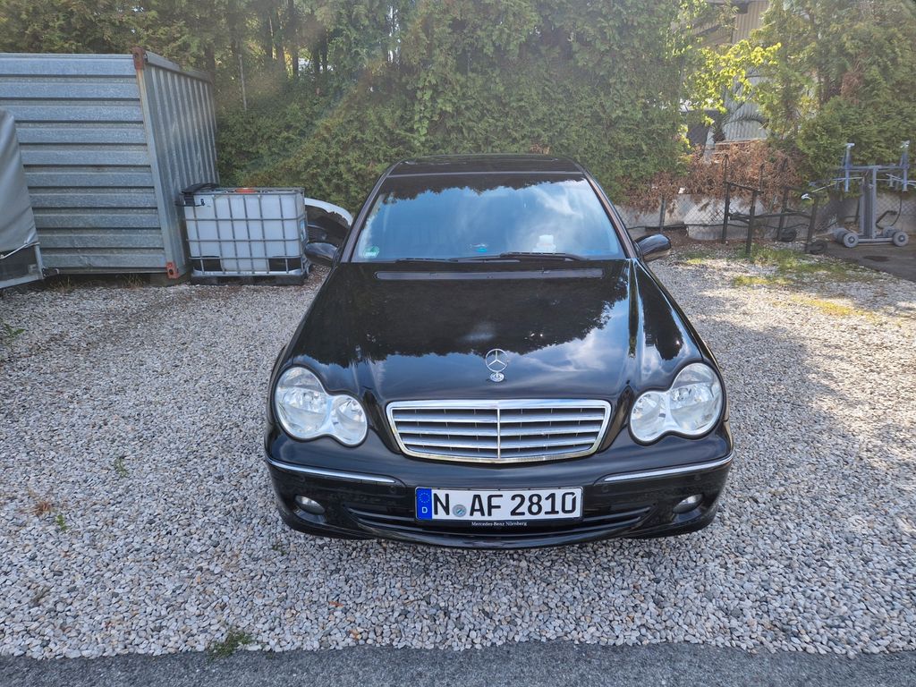 Bild des Angebotes Mercedes-Benz 220
