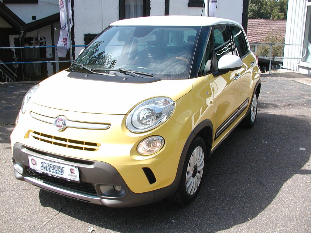 Bild des Angebotes Fiat 500L  1.6 MJ Trekking PDC M+S Kamera Sitzheiz.