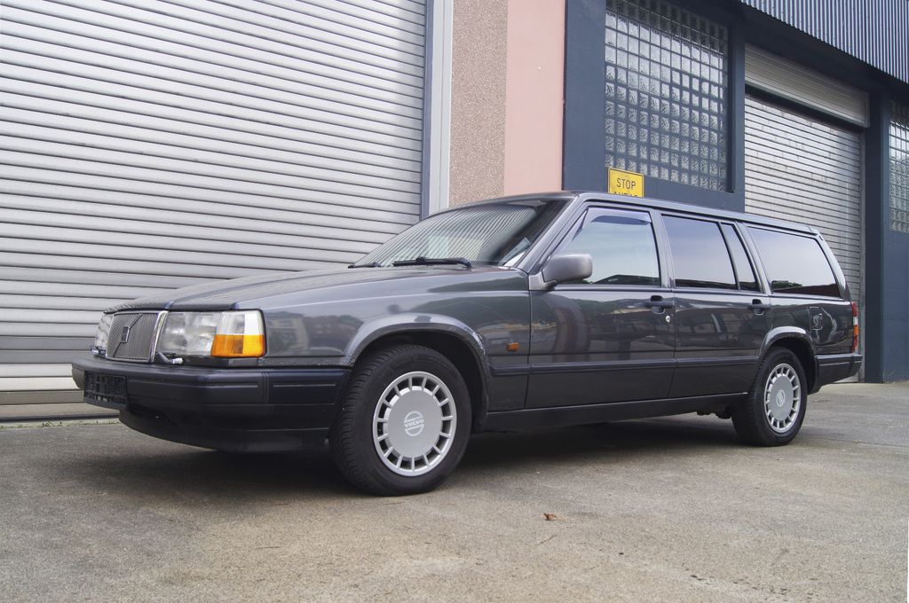 Bild des Angebotes Volvo 945 940 Kombi Turbo Leder DABRadio | für Bastler