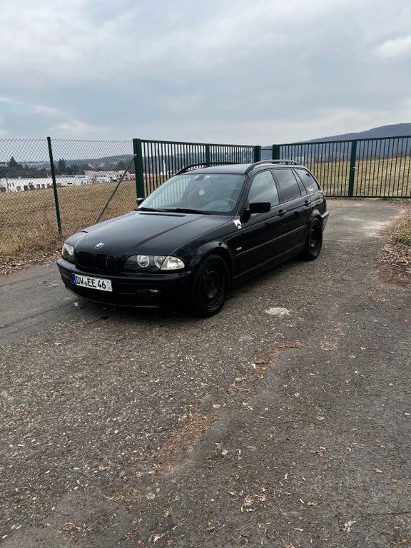 BMW 325xi touring -