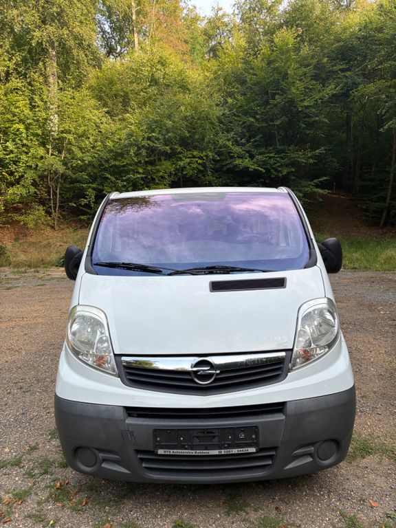 Bild des Angebotes Opel Vivaro L1H1 9-Sitzer  83.000 km 1. Hand