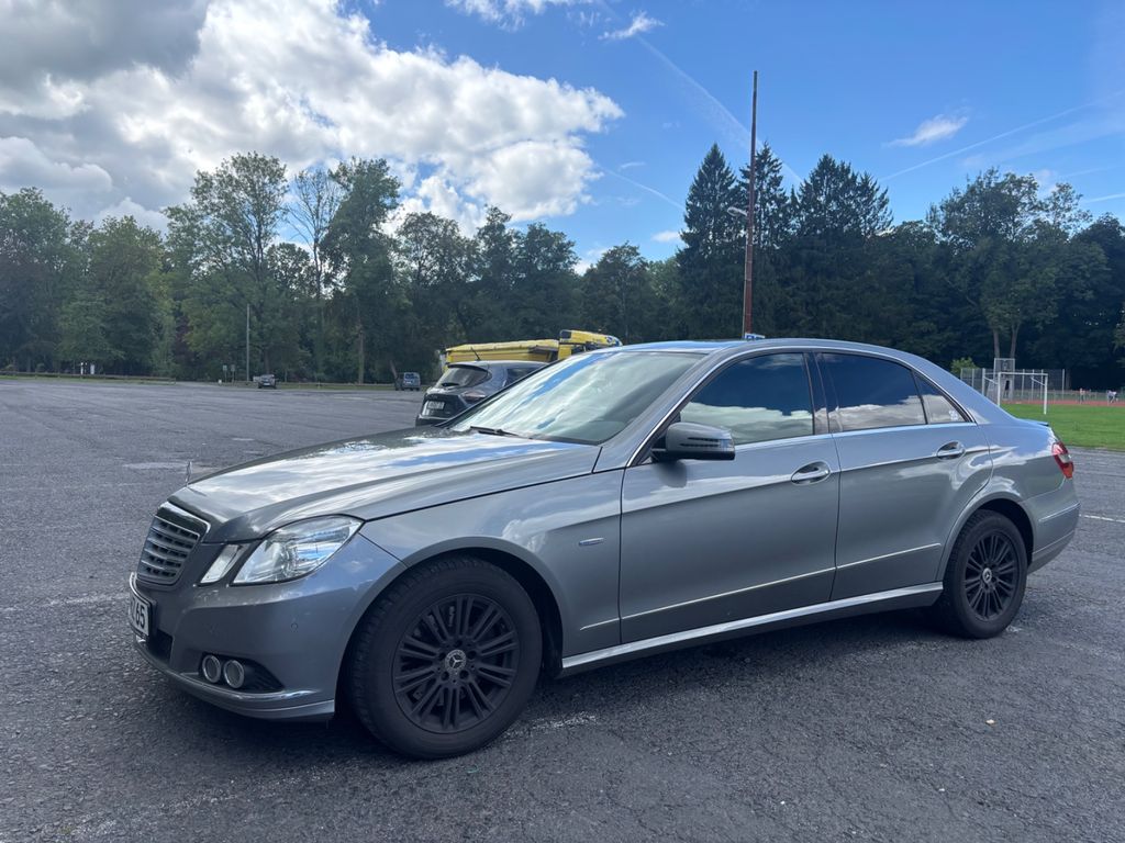 Bild des Angebotes Mercedes-Benz E 300 CDI BlueEFFICIENCY Standard