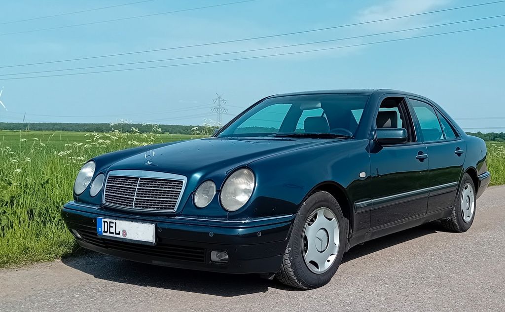 Bild des Angebotes Mercedes-Benz E 240 W210 ELEGANCE