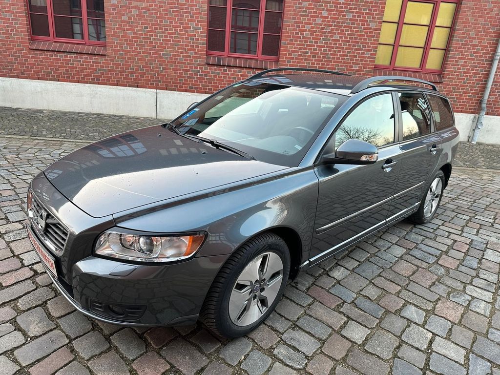 Bild des Angebotes Volvo V50 Kombi 1.6 D Drive Momentum