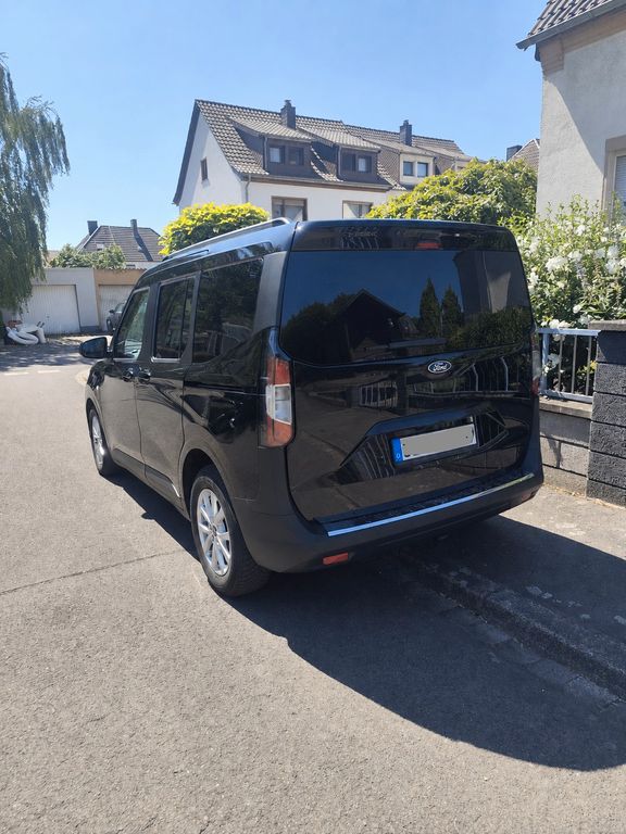 Bild des Angebotes Ford Tourneo Courier Titanium mit Ford Schutzbrief
