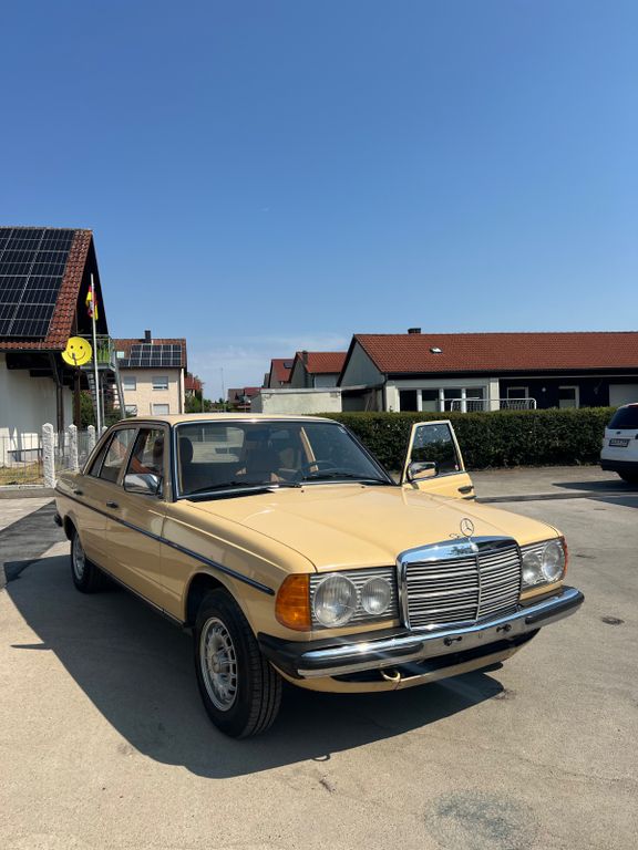 Bild des Angebotes Mercedes-Benz 230 - H-Kennzeichen/Super Zustand