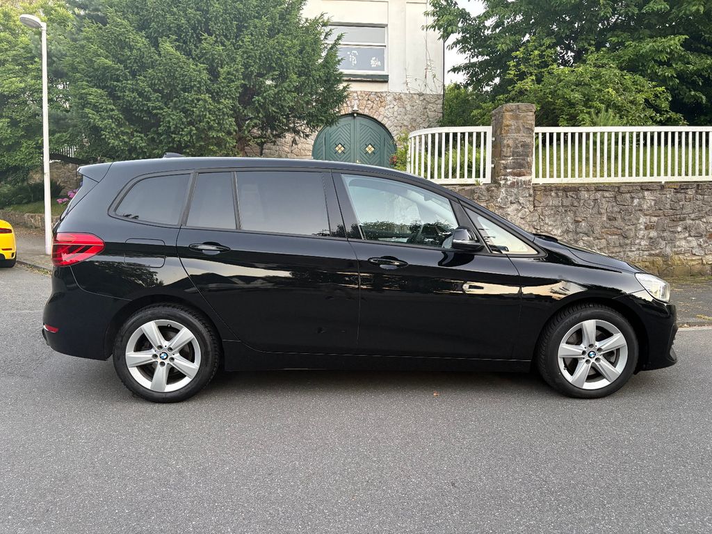 BMW 218d Gran Tour X-Drive-1.HD-NAVI-KAM-AHK-17Z-LED