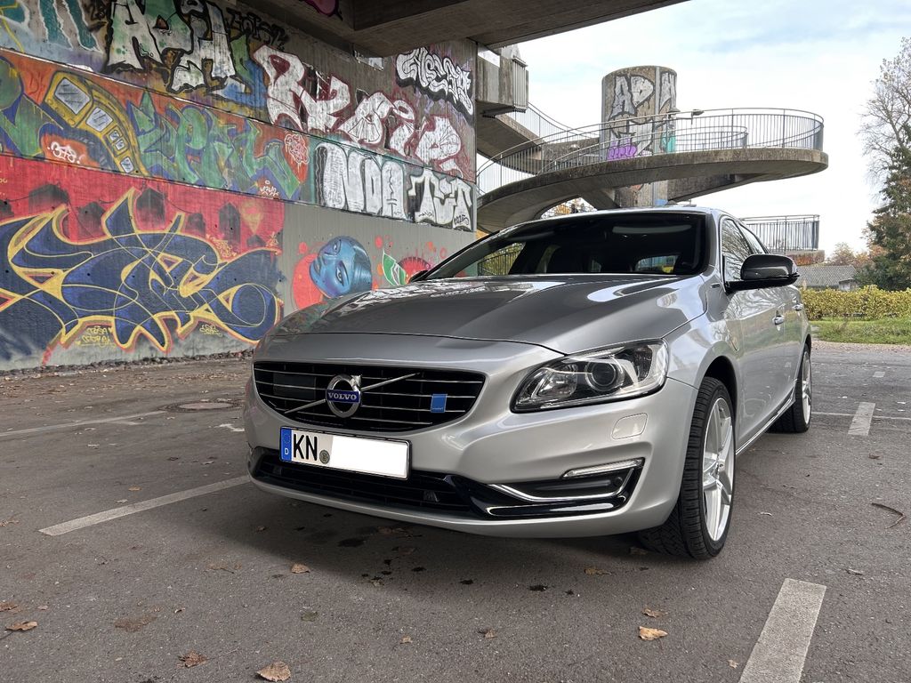 Bild des Angebotes Volvo V60 D6 TWIN ENGINE Plug-in-Hybrid Full Assist