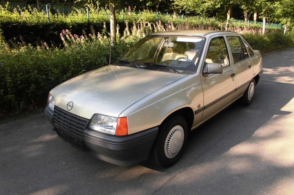 Opel Kadett e bj1986 tüv h kennzeichen neu 1hand
