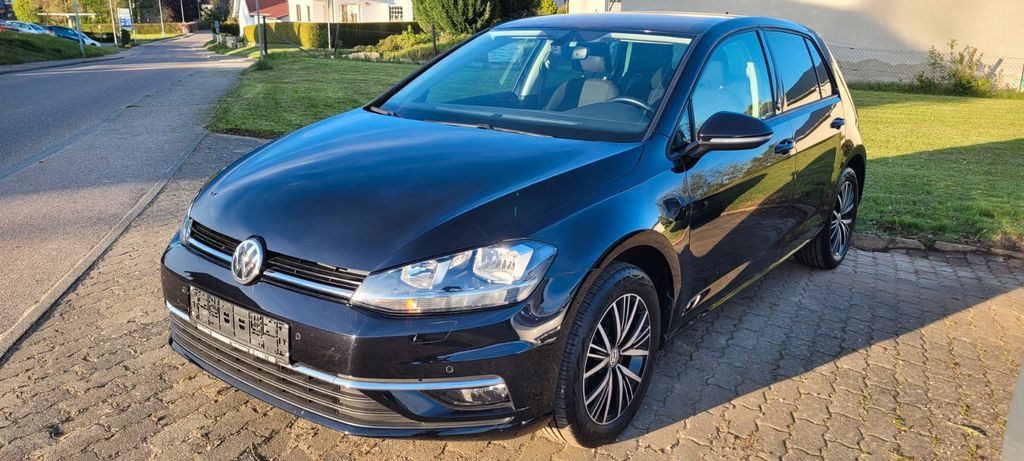 Bild des Angebotes Volkswagen Golf VII Lim. Sound,Navi,SHZ