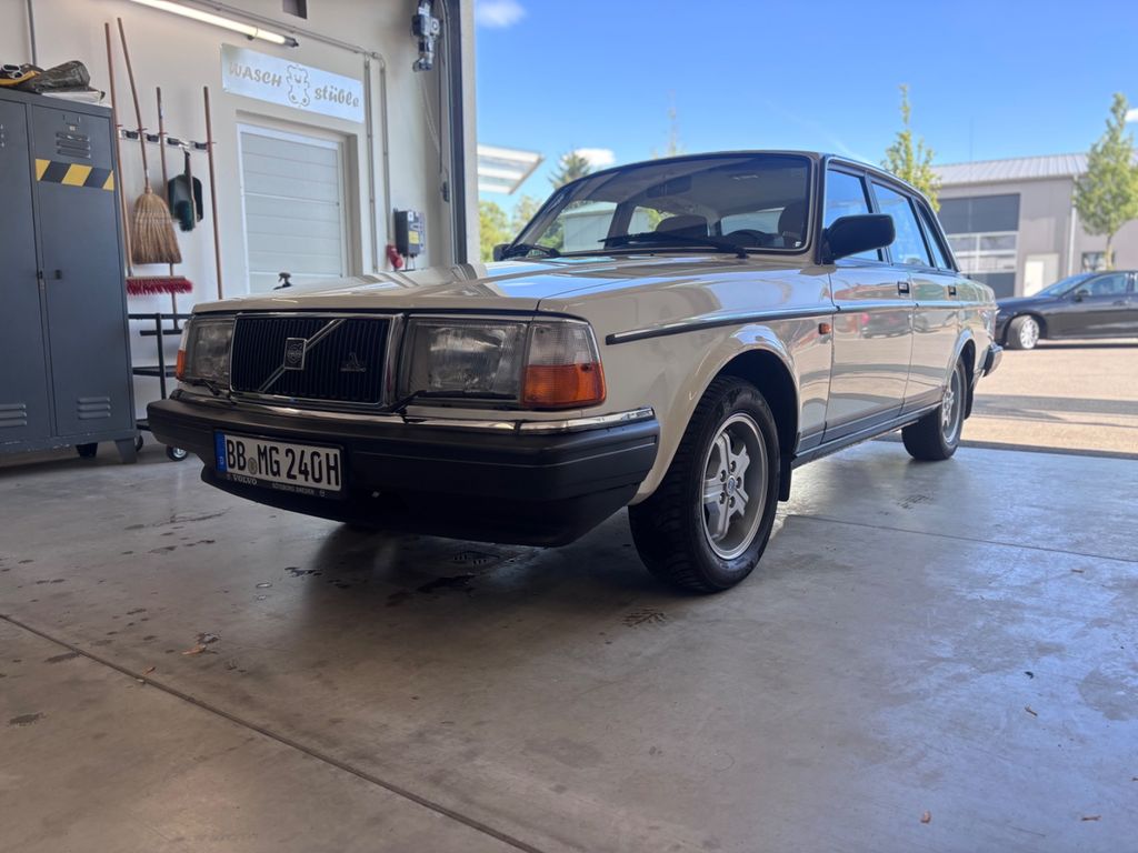 Volvo 240