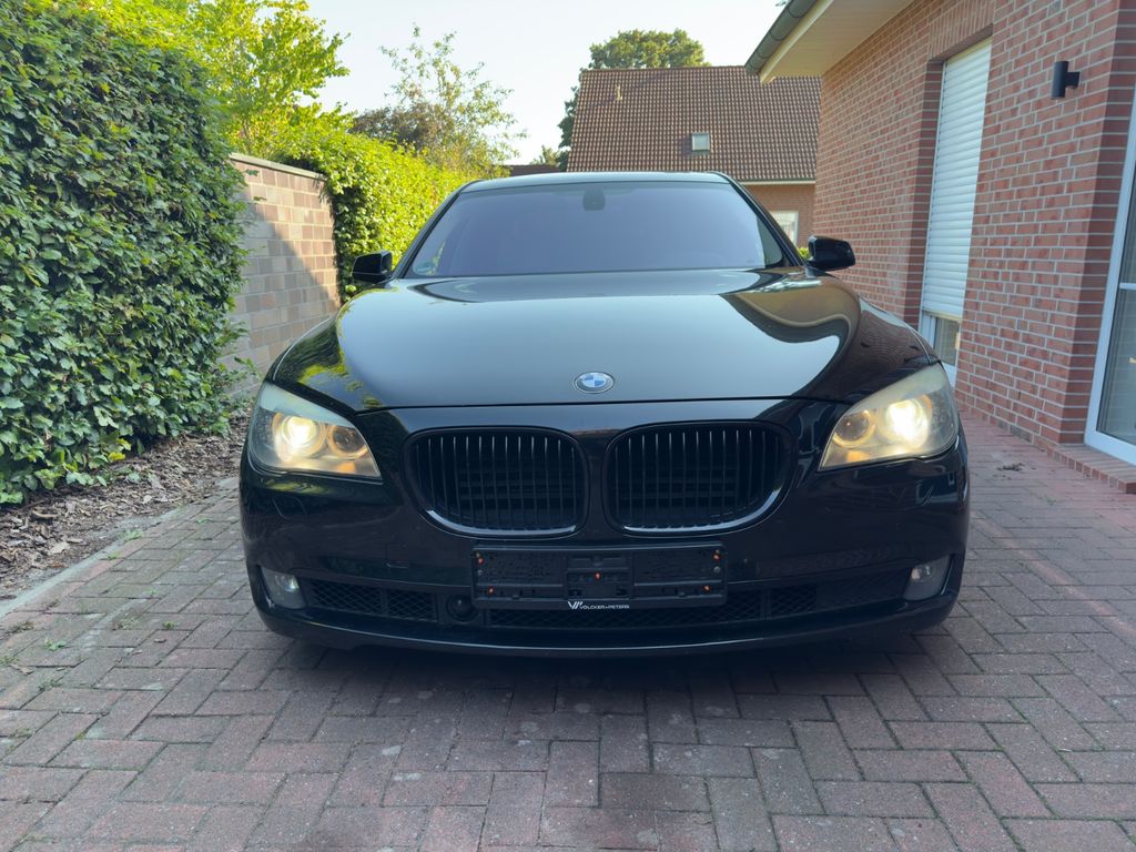 Bild des Angebotes BMW 750Li - HUD ACC Allradlenkung Softclose Logic7