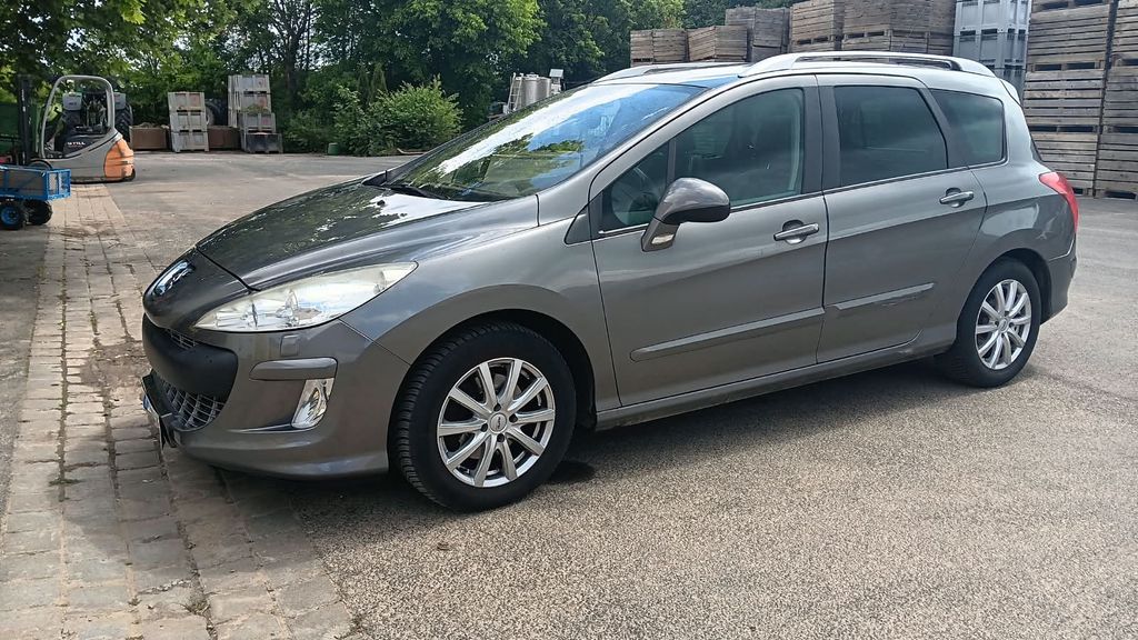 Bild des Angebotes Peugeot 308 Business-Line Niveau 2 HDi FAP 135 Auto....