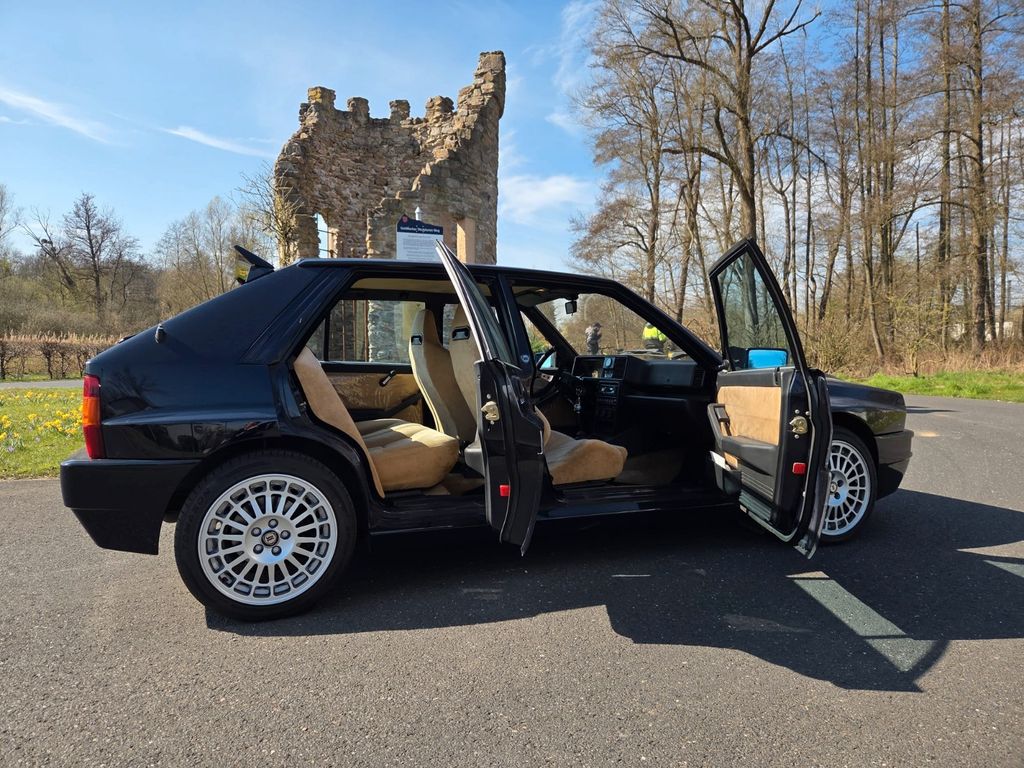 Lancia Delta HF Integrale EVO 2 Sedici