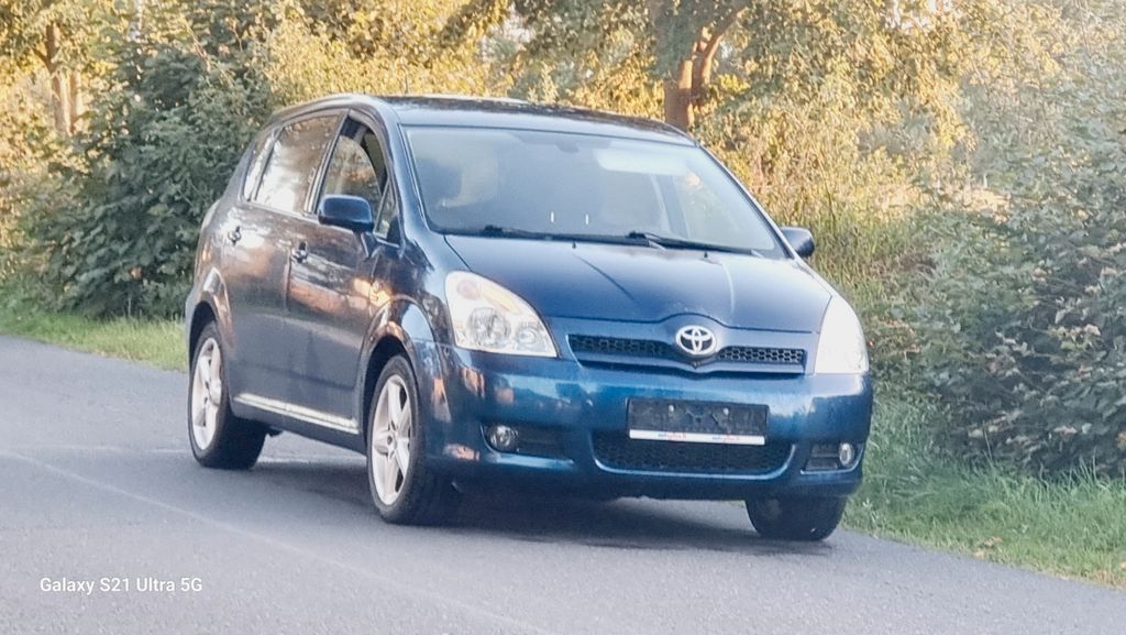 Bild des Angebotes Toyota Corolla Verso 1.8-l-VVT-i / 7-Sitze