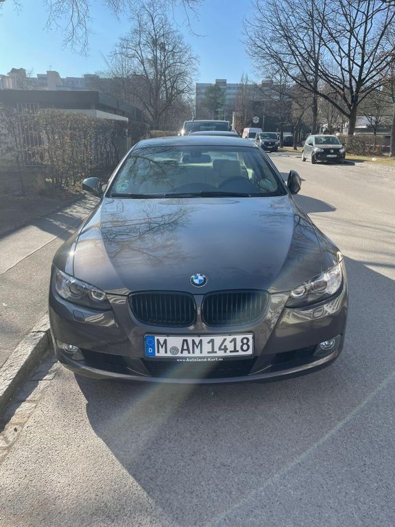 Bild des Angebotes BMW 330i -