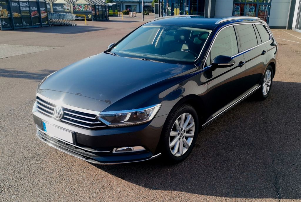 Bild des Angebotes Volkswagen Passat Variant Highline LED Leder Navi Zahnr.neu