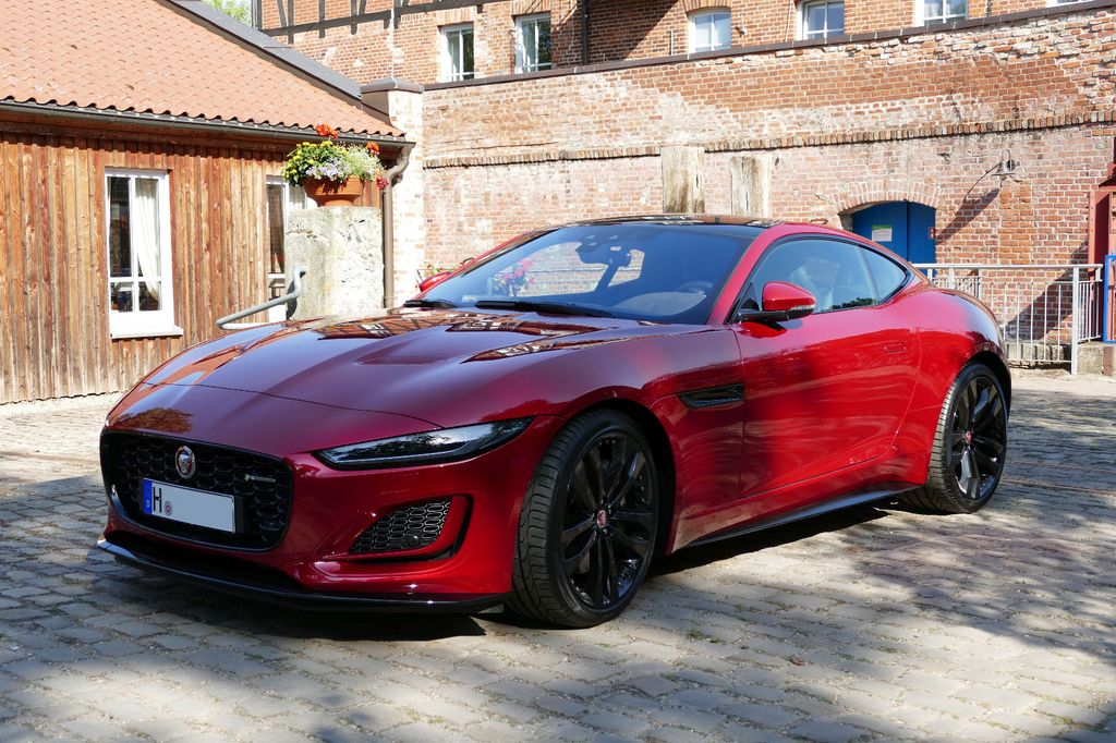 Bild des Angebotes Jaguar F-TYPE P300 R-Dyn Black Garantie 2027 Pano 20"