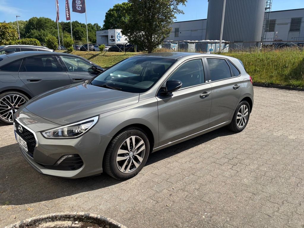 Bild des Angebotes Hyundai i30 1.4 YES! YES!